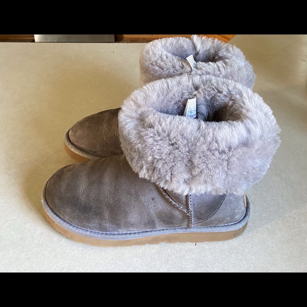 Ugg Classic Short Boot . - image 7